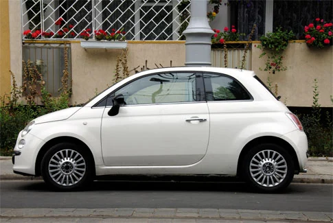 weißer Fiat 500 – Beispiel für Gebrauchtwagenankauf Hachenburg
